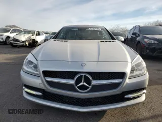2016 Mercedes-Benz SLK 300 z VIN WDDPK3JA6GF121811, wystawiony jako Copart lot #87761705 z przebiegiem 27 272 mil mil oraz Szkoda całkowita • Salvage title. Historia ofert i sprzedaży dostępna na DreamBid. Obrazek 5.