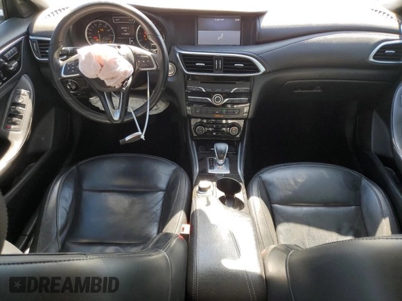 2018 Infiniti QX30 Luxury z VIN SJKCH5CP0JA050711, wystawiony jako Copart lot #48194225 z przebiegiem 116 892 mil mil oraz Szkoda całkowita • Salvage title. Historia ofert i sprzedaży dostępna na DreamBid. Obrazek 8.