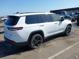 2023 Jeep Grand Cherokee Limited with VIN 1C4RJKBGXP8892800, listed as a IAAI auction lot 42161939 with Not provided miles and . Bid and sale history available at DreamBid. Image 4.