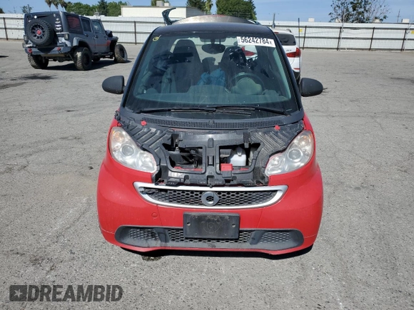 2014 Smart fortwo Pure z VIN WMEEJ3BA6EK745679, wystawiony jako Copart lot #56242784 z przebiegiem 86 991 mil mil oraz Szkoda całkowita • Salvage title. Historia ofert i sprzedaży dostępna na DreamBid. Obrazek 5.