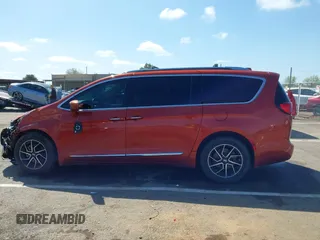 2018 Chrysler Pacifica Touring L Plus z VIN 2C4RC1EG7JR158725, wystawiony jako IAAI lot #41949702 z przebiegiem 113 111 mil mil oraz . Historia ofert i sprzedaży dostępna na DreamBid. Obrazek 14.