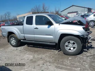 2012 Toyota Tacoma with VIN 5TFUU4ENXCX029003, listed as a IAAI auction lot 41898784 with 106,043 mi miles. Bid and sale history available at carsss.com. Image 13.