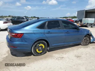 2020 Volkswagen Jetta S z VIN 3VWCB7BU4LM030441, wystawiony jako Copart lot #60974605 z przebiegiem 73 223 mil mil oraz Czysty tytuł • Clean title. Historia ofert i sprzedaży dostępna na DreamBid. Obrazek 3.