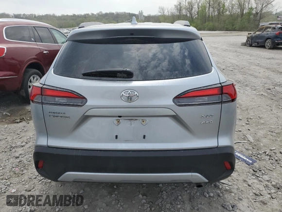 2023 Toyota Corolla Cross XLE z VIN 7MUDAABG9PV049306, wystawiony jako Copart lot #53649005 z przebiegiem 39 247 mil mil oraz Szkoda całkowita • Salvage title. Historia ofert i sprzedaży dostępna na DreamBid. Obrazek 6.