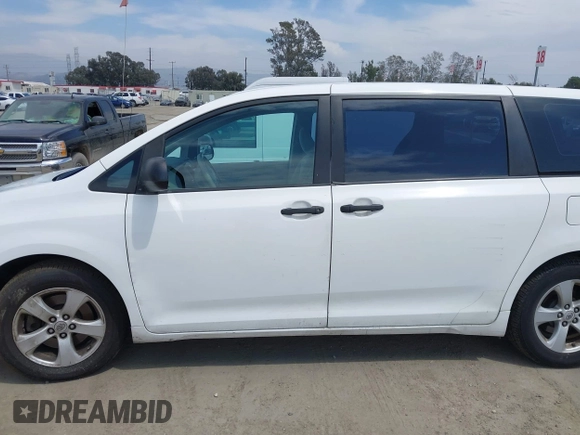 2011 Toyota Sienna with VIN 5TDZK3DCXBS011806, listed as a IAAI auction lot 41999946 with 219,907 mi miles. Bid and sale history available at carsss.com. Image 13.