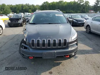 2015 Jeep Cherokee Trailhawk z VIN 1C4PJMBS2FW705132, wystawiony jako Copart lot #59884325 z przebiegiem 100 438 mil mil oraz Szkoda całkowita • Salvage title. Historia ofert i sprzedaży dostępna na DreamBid. Obrazek 5.