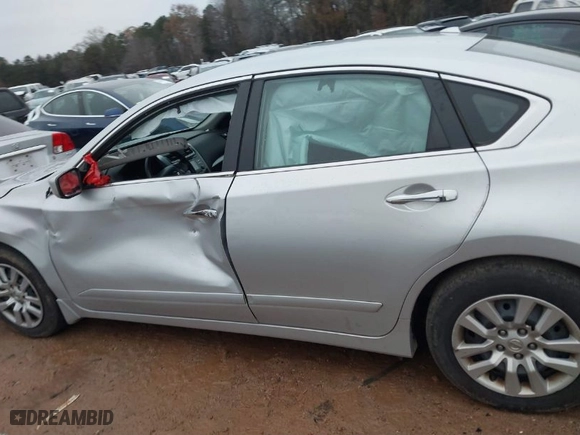 2015 Nissan Altima 2.5 S with VIN 1N4AL3AP4FC139456, listed as a IAAI auction lot 41029065 with 115,964 mi miles. Bid and sale history available at carsss.com. Image 14.