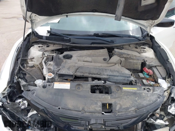 2018 Nissan Altima SR with VIN 1N4AL3AP3JC290863, listed as a IAAI auction lot 41933628 with 121,771 mi miles and . Bid and sale history available at carsss.com. Image 10.