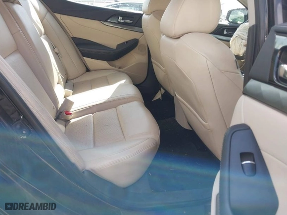2019 Nissan Maxima SV with VIN 1N4AA6AV0KC361850, listed as a IAAI auction lot 41568639 with 106,739 mi miles. Bid and sale history available at carsss.com. Image 8.