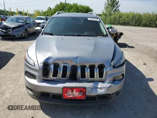 2016 Jeep Cherokee Latitude with VIN 1C4PJLCS3GW108226, listed as a Copart auction lot 57223195 with 118,692 mi miles and Salvage title. Bid and sale history available at DreamBid. Image 5.