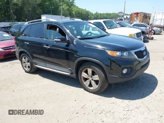 2012 Kia Sorento EX z VIN 5XYKUDA20CG199800, wystawiony jako IAAI lot #42560232 z przebiegiem 251 634 mil mil oraz . Historia ofert i sprzedaży dostępna na DreamBid. Obrazek 1.