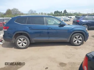 2018 Volkswagen Atlas SE with VIN 1V2KR2CA8JC575136, listed as a IAAI auction lot 42145011 with 139,107 mi miles and . Bid and sale history available at DreamBid. Image 13.