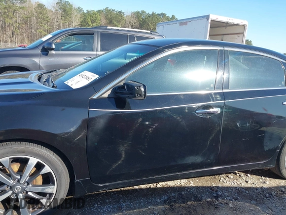 2016 Nissan Altima SR with VIN 1N4AL3AP6GC274181, listed as a IAAI auction lot 41822882 with 113,641 mi miles and . Bid and sale history available at carsss.com. Image 14.