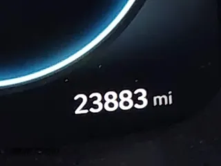 2022 Hyundai Santa Fe SEL z VIN 5NMS34AJ2NH476238, wystawiony jako IAAI lot #42119497 z przebiegiem 23 883 mil mil oraz . Historia ofert i sprzedaży dostępna na DreamBid. Obrazek 16.