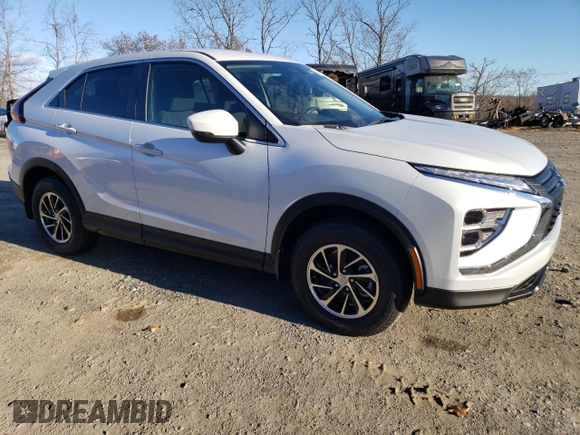 2024 Mitsubishi Eclipse Cross ES z VIN JA4ATUAA0RZ067663, wystawiony jako Copart lot #80663844 z przebiegiem 4 mil mil oraz Szkoda całkowita • Salvage title. Historia ofert i sprzedaży dostępna na DreamBid. Obrazek 4.