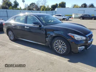 2015 Infiniti Q70 z VIN JN1BY1PR9FM830573, wystawiony jako Copart lot #48071215 z przebiegiem 57 378 mil mil oraz Szkoda całkowita • Salvage title. Historia ofert i sprzedaży dostępna na DreamBid. Obrazek 4.