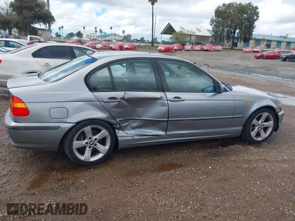 2005 BMW 3 Series 325i with VIN WBAET37485NJ91293, listed as a IAAI auction lot 41714734 with 170,996 mi miles. Bid and sale history available at carsss.com. Image 13.