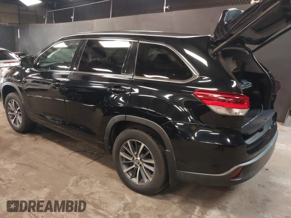2018 Toyota Highlander SE with VIN 5TDJZRFH9JS494224, listed as a IAAI auction lot 42402768 with 49,912 mi miles and . Bid and sale history available at DreamBid. Image 3.
