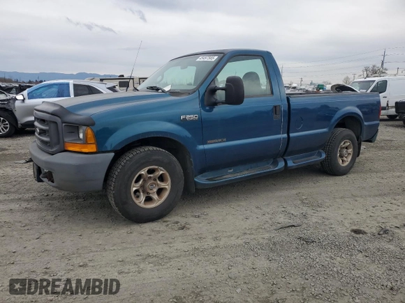 2000 Ford Super Duty F-250 XL with VIN 1FTNF20F5YEA22157, listed as a Copart auction lot 45497565 with 209,022 mi miles and Salvage Title. Bid and sale history available at carsss.com. Image 1.