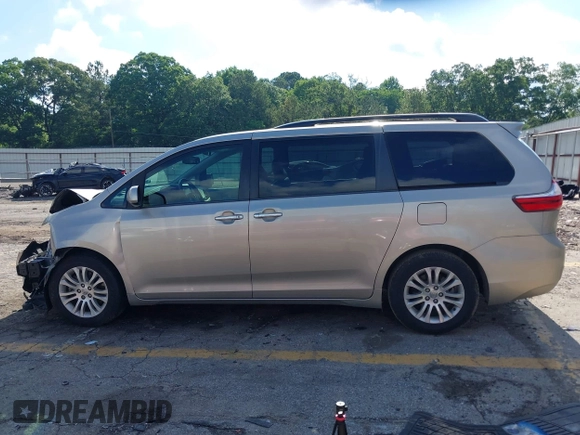 2017 Toyota Sienna XLE Auto Access Seat z VIN 5TDYZ3DC4HS837017, wystawiony jako IAAI lot #42237044 z przebiegiem 91 041 mil mil oraz . Historia ofert i sprzedaży dostępna na DreamBid. Obrazek 13.