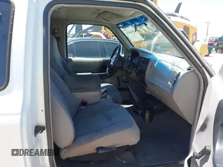 1999 Ford Ranger XL z VIN 1FTYR14C2XPA49740, wystawiony jako IAAI lot #42544824 z przebiegiem 297 970 mil mil oraz . Historia ofert i sprzedaży dostępna na DreamBid. Obrazek 5.