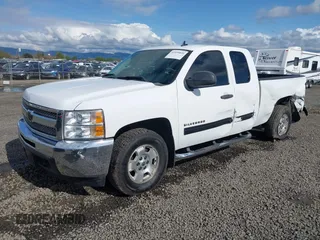 2013 Chevrolet Silverado 1500 LT with VIN 1GCRKSE72DZ375571, listed as a IAAI auction lot 41935839 with 81,696 mi miles and . Bid and sale history available at DreamBid. Image 17.