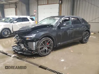 2023 Audi SQ8 Premium Plus z VIN WA1AWBF17PD037591, wystawiony jako Copart lot #88978985 z przebiegiem 28 424 mil mil oraz Szkody całkowita. Historia ofert i sprzedaży dostępna na DreamBid. Obrazek 1.