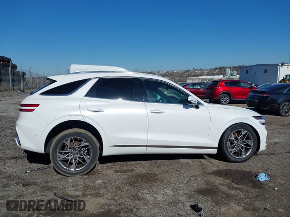 2022 Genesis GV70 2.5T with VIN KMUMADTB5NU051297, listed as a IAAI auction lot 41892642 with 46,421 mi miles and . Bid and sale history available at DreamBid. Image 13.