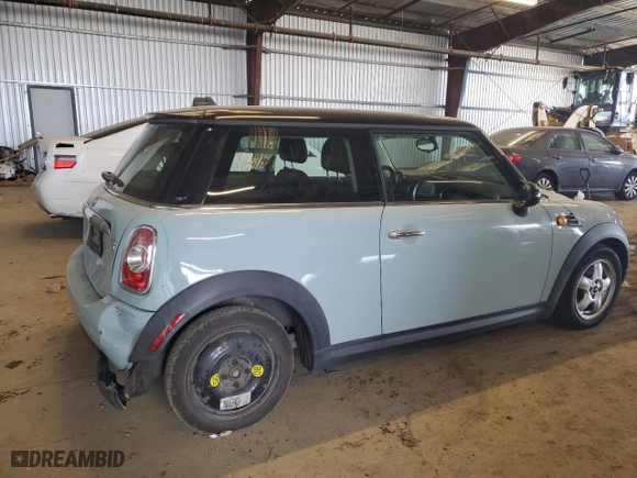 2011 MINI Cooper Hardtop with VIN WMWSU3C52BT182465, listed as a Copart auction lot 44591205 with 121,286 mi miles and Salvage Title. Bid and sale history available at carsss.com. Image 3.