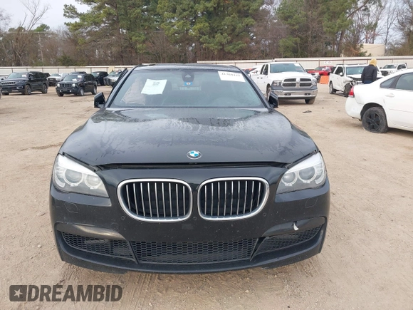2015 BMW 7 Series 740i с VIN WBAYA6C58FD826880, выставлен на аукционе IAAI как лот 41360429 с пробегом 125 130 миль миль и . История ставок и продаж доступна на DreamBid. Изображение 13.