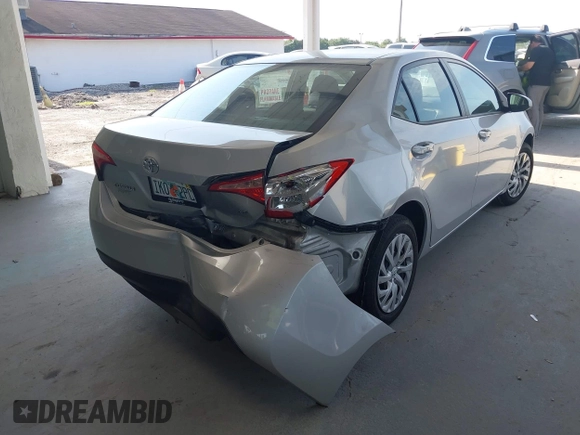 2018 Toyota Corolla L z VIN 5YFBURHE2JP827894, wystawiony jako IAAI lot #42295741 z przebiegiem 44 171 mil mil oraz . Historia ofert i sprzedaży dostępna na DreamBid. Obrazek 4.