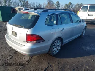 2010 Volkswagen Jetta SE with VIN 3VWTX7AJ5AM662743, listed as a IAAI auction lot 41523864 with 255,912 mi miles and . Bid and sale history available at DreamBid. Image 4.