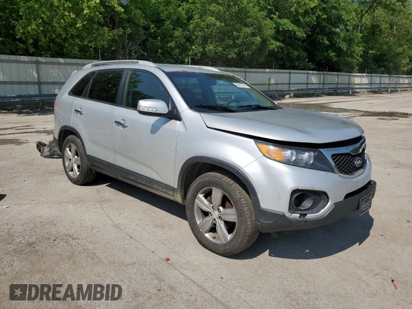 2013 Kia Sorento EX с VIN 5XYKU4A62DG373984, выставлен на аукционе Copart как лот 60425795 с пробегом 180 007 миль миль и Списание • Salvage title. История ставок и продаж доступна на DreamBid. Изображение 4.