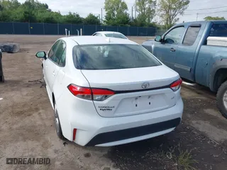 2020 Toyota Corolla LE with VIN JTDEPRAE2LJ043723, listed as a IAAI auction lot 40468101 with 116,008 mi miles. Bid and sale history available at carsss.com. Image 3.