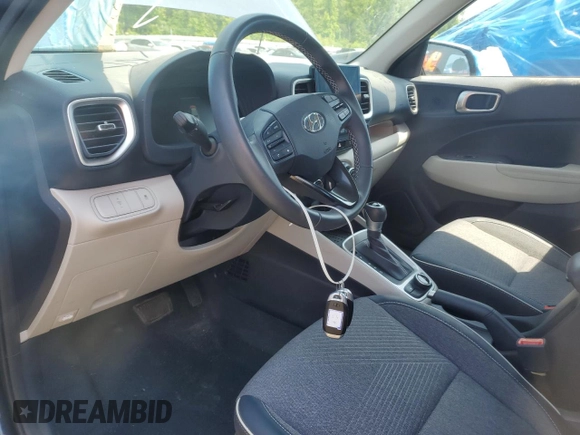 2024 Hyundai Venue Limited z VIN KMHRC8A35RU330921, wystawiony jako Copart lot #53436585 z przebiegiem 15 330 mil mil oraz Szkoda całkowita • Salvage title. Historia ofert i sprzedaży dostępna na DreamBid. Obrazek 7.