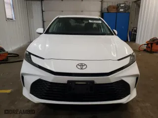 2025 Toyota Camry LE with VIN 4T1DAACK7SU033988, listed as a Copart auction lot 54142535 with 9,716 mi miles and Clean Title. Bid and sale history available at carsss.com. Image 5.