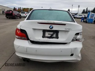 2011 BMW 1 Series 128i z VIN WBAUP9C51BVL89887, wystawiony jako Copart lot #78533234 z przebiegiem Nie podano mil oraz Szkody całkowita. Historia ofert i sprzedaży dostępna na DreamBid. Obrazek 6.