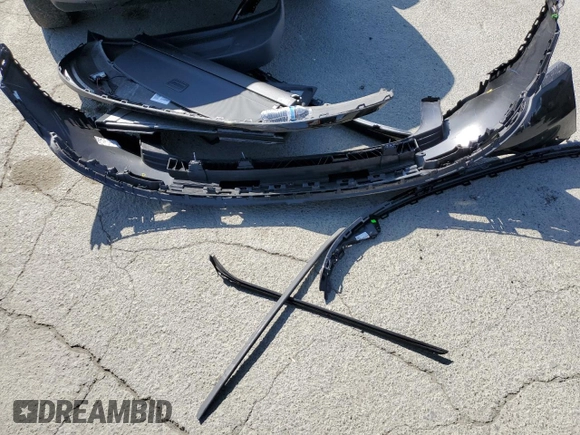 2022 Audi e-tron Premium Plus with VIN WA1LAAGE3NB009881, listed as a Copart auction lot 55096875 with 31,718 mi miles and Salvage title. Bid and sale history available at DreamBid. Image 13.