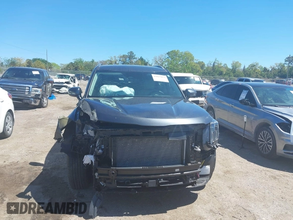 2024 Kia Telluride S with VIN 5XYP64GC4RG413972, listed as a IAAI auction lot 41815853 with 10,500 mi miles and . Bid and sale history available at carsss.com. Image 13.