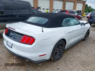 2018 Ford Mustang EcoBoost Premium z VIN 1FATP8UH7J5155047, wystawiony jako IAAI lot #42381470 z przebiegiem 84 290 mil mil oraz . Historia ofert i sprzedaży dostępna na DreamBid. Obrazek 4.