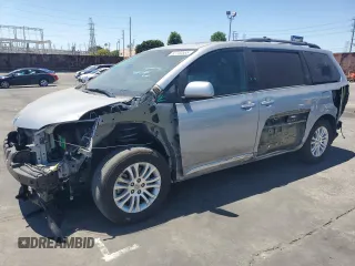 2017 Toyota Sienna XLE Auto Access Seat with VIN 5TDYZ3DC7HS851736, listed as a Copart auction lot 62350585 with 71,833 mi miles and Salvage title. Bid and sale history available at DreamBid. Image 1.