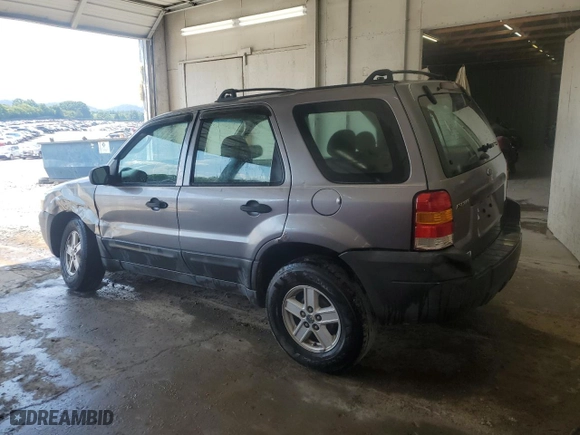2007 Ford Escape XLS with VIN 1FMCU02Z47KA50729, listed as a Copart auction lot 62275934 with 304,945 mi miles and Salvage Title. Bid and sale history available at carsss.com. Image 2.