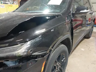 2022 Chevrolet Traverse LT Cloth with VIN 1GNEVGKW8NJ180273, listed as a IAAI auction lot 41843389 with 40,908 mi miles. Bid and sale history available at carsss.com. Image 18.