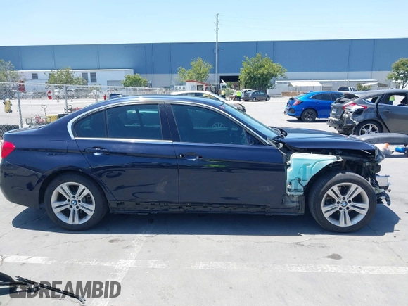 2017 BMW 3 Series 330i с VIN WBA8B9G5XHNU51094, выставлен на аукционе IAAI как лот 42489396 с пробегом 66 100 миль миль и . История ставок и продаж доступна на DreamBid. Изображение 14.
