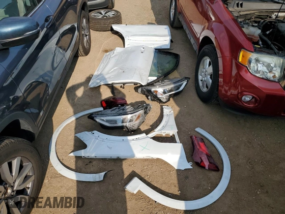 2024 Audi Q8 e-tron Premium z VIN WA14AAGE2RB015813, wystawiony jako Copart lot #61265424 z przebiegiem 1 315 mil mil oraz Szkoda całkowita • Salvage title. Historia ofert i sprzedaży dostępna na DreamBid. Obrazek 13.