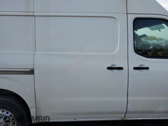 2021 Nissan NV Cargo SV z VIN 1N6BF0LY5MN811081, wystawiony jako Copart lot #57692305 z przebiegiem 249 132 mil mil oraz Szkody całkowita. Historia ofert i sprzedaży dostępna na DreamBid. Obrazek 11.