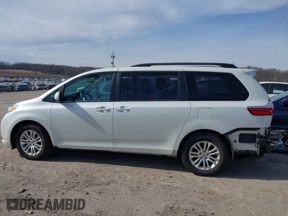 2017 Toyota Sienna XLE Auto Access Seat with VIN 5TDYZ3DC5HS855137, listed as a IAAI auction lot 41657651 with 97,850 mi miles. Bid and sale history available at carsss.com. Image 14.