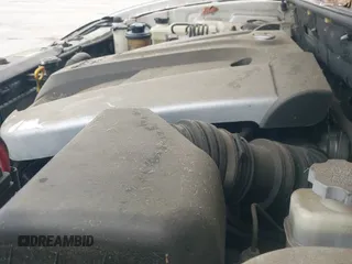 2005 Hyundai Santa Fe GLS z VIN KM8SC13E55U881769, wystawiony jako IAAI lot #43558324 z przebiegiem 183 560 mil mil oraz . Historia ofert i sprzedaży dostępna na DreamBid. Obrazek 12.