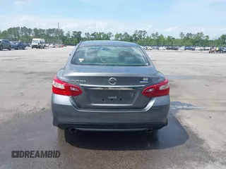 2018 Nissan Altima 2.5 SR with VIN 1N4AL3APXJC138949, listed as a IAAI auction lot 42129229 with 189,188 mi miles. Bid and sale history available at carsss.com. Image 16.