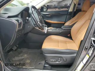 2018 Lexus NX 300 z VIN JTJBARBZ1J2172028, wystawiony jako Copart lot #55750525 z przebiegiem 67 778 mil mil oraz Szkoda całkowita • Salvage title. Historia ofert i sprzedaży dostępna na DreamBid. Obrazek 7.